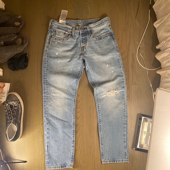 LEVIS MOM JEANS SIZE 27 - Picture 1 of 5